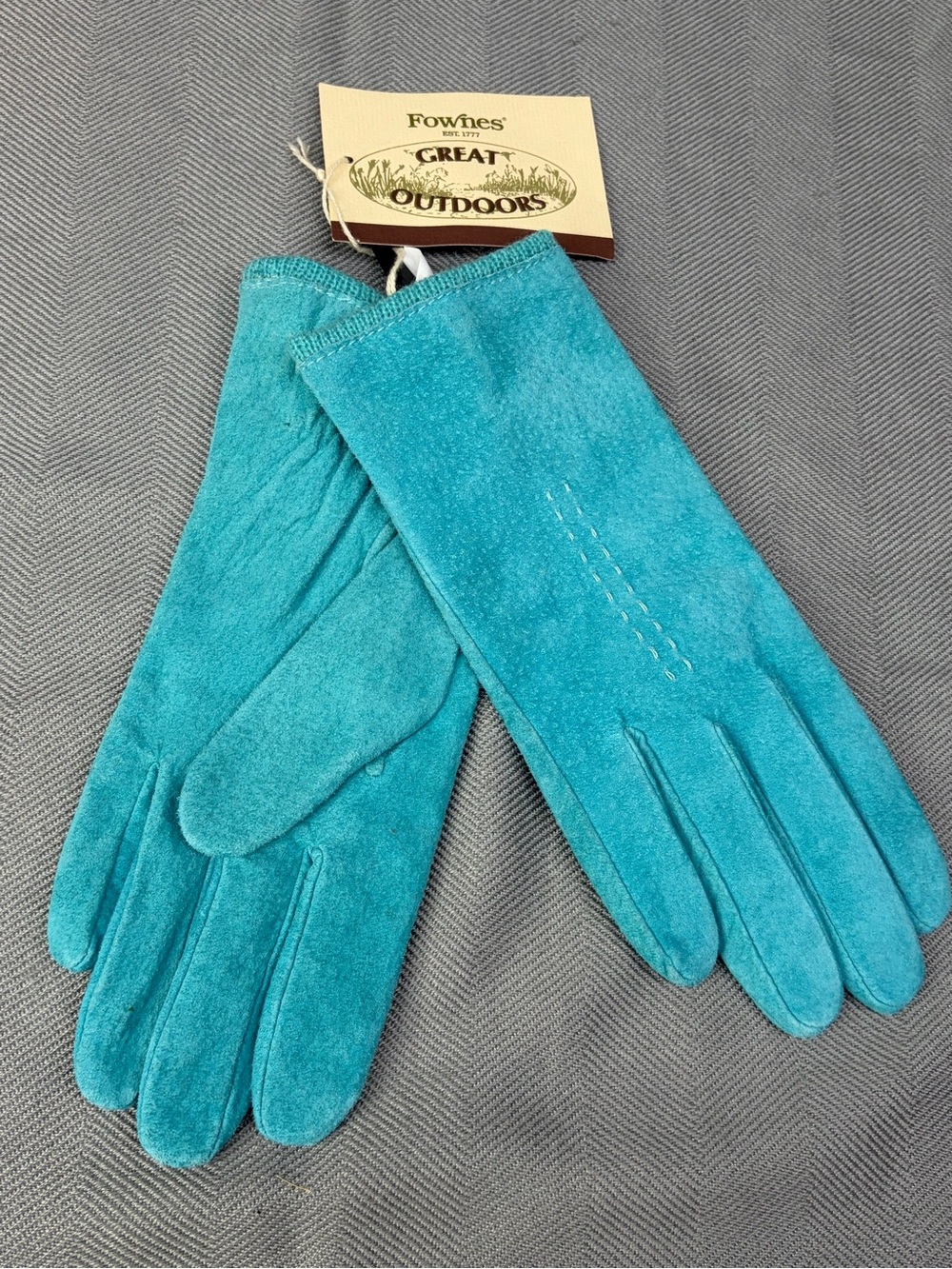 NWT Fownes suede turquoise women’s size medium gloves winter fall